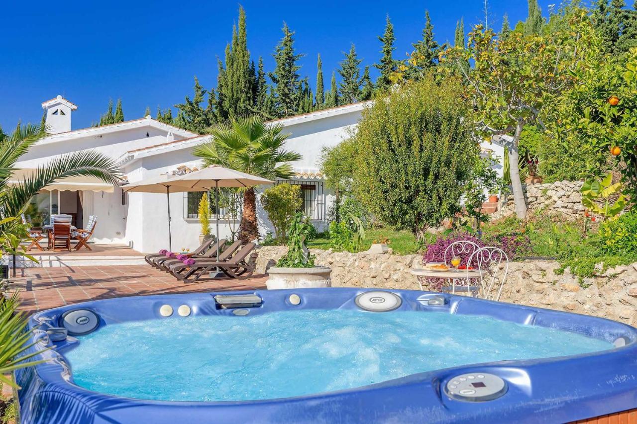 Private Heated Pool, Jacuzzi & 1225M2 Garden In Villa Cipreses ฟรีฮิเลียนา ภายนอก รูปภาพ