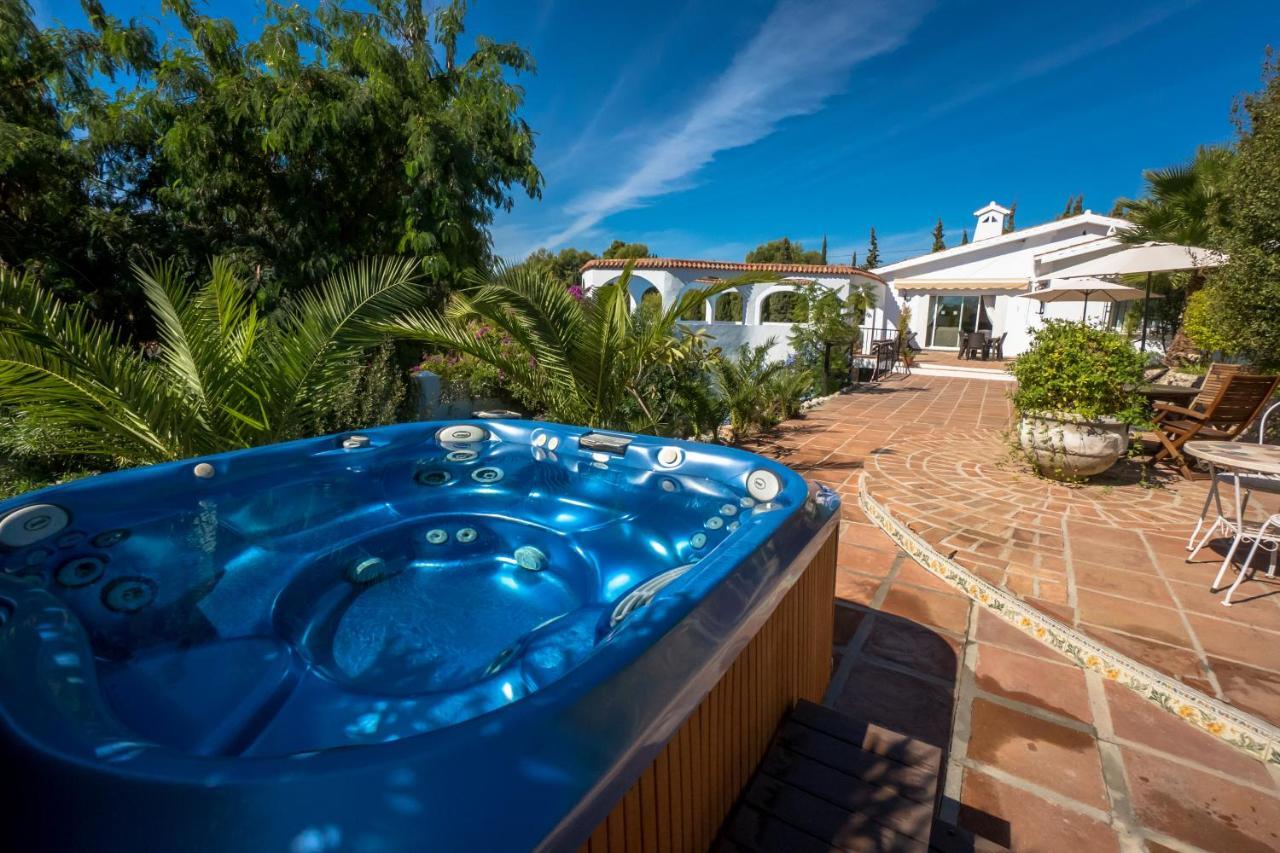 Private Heated Pool, Jacuzzi & 1225M2 Garden In Villa Cipreses ฟรีฮิเลียนา ภายนอก รูปภาพ