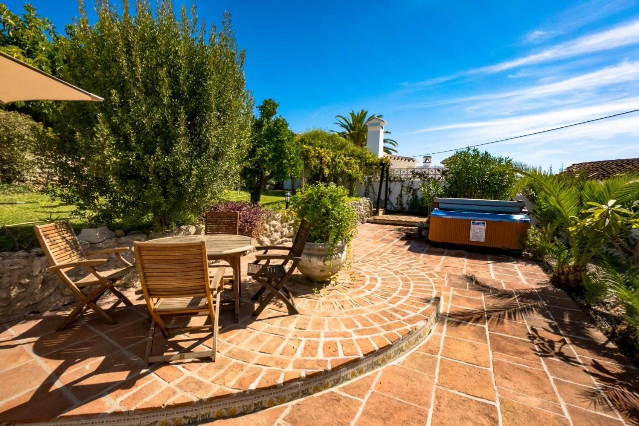 Private Heated Pool, Jacuzzi & 1225M2 Garden In Villa Cipreses ฟรีฮิเลียนา ภายนอก รูปภาพ