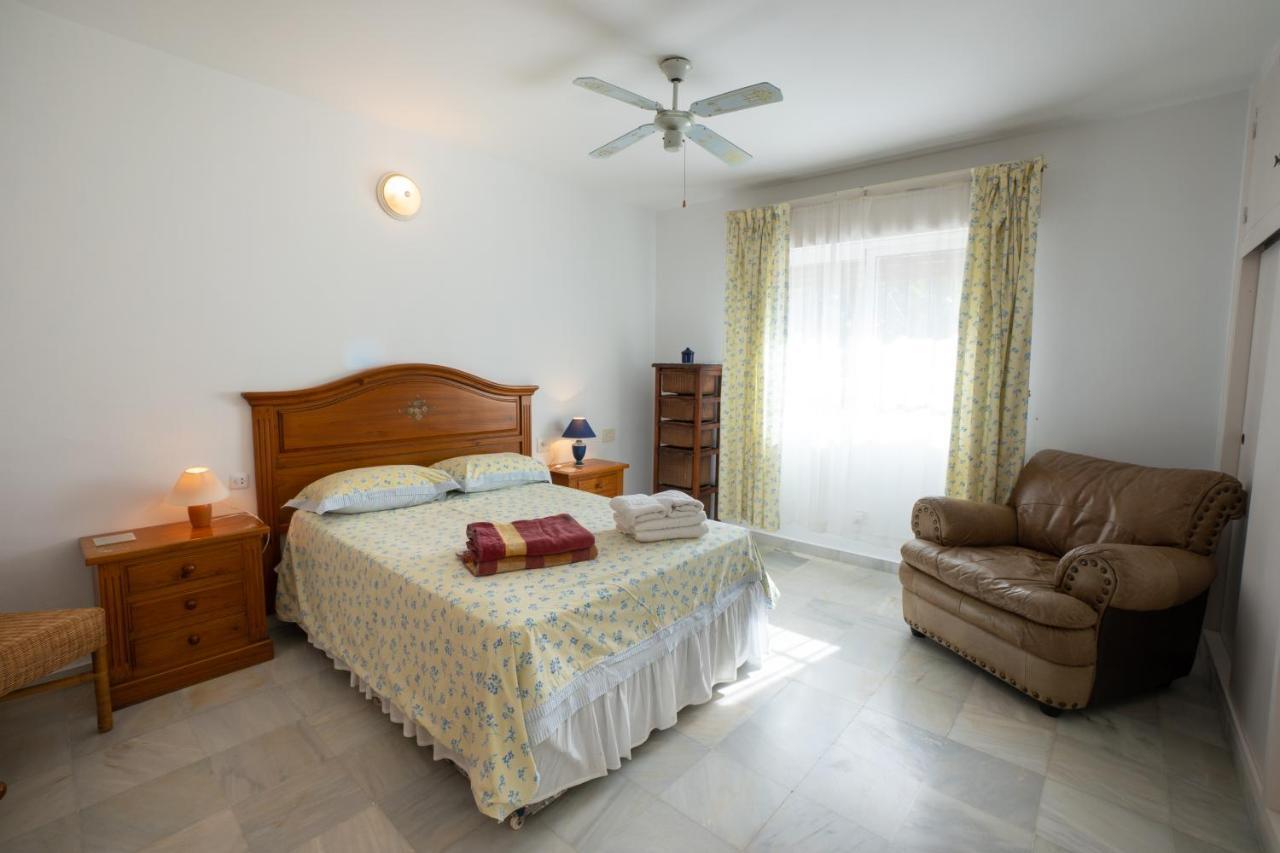 Private Heated Pool, Jacuzzi & 1225M2 Garden In Villa Cipreses ฟรีฮิเลียนา ภายนอก รูปภาพ